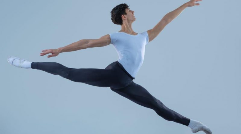 El joven bailarín canario Pablo Suárez, seleccionado para la compañía juvenil de la Ópera de Viena