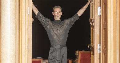 Rubén Olmo, de retratado a intérprete de su propio retrato. Rubén Olmo, de retratado a intérprete de su propio retrato.